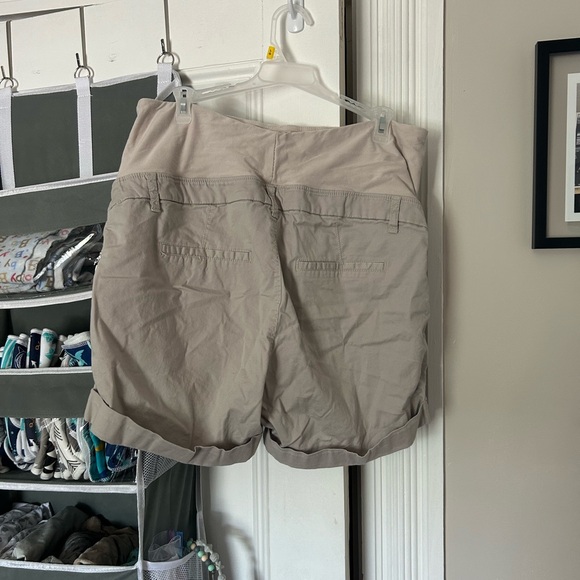 H&M mama maternity shorts - Picture 2 of 3